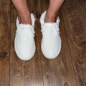 Torrid white shoe slip ons NWT size 10
